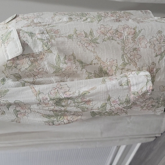 Croft & Barrow® Floral Slubbed Roll-Tab Shirt - Picture 5 of 12